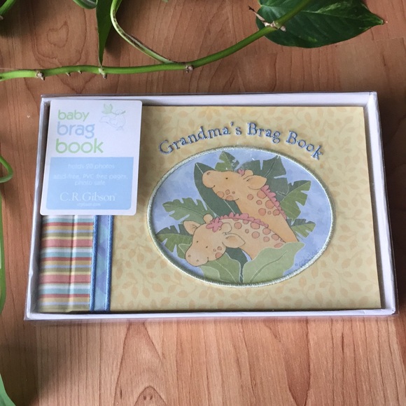 C.R Gibson Baby Brag Book - Picture 6 of 6